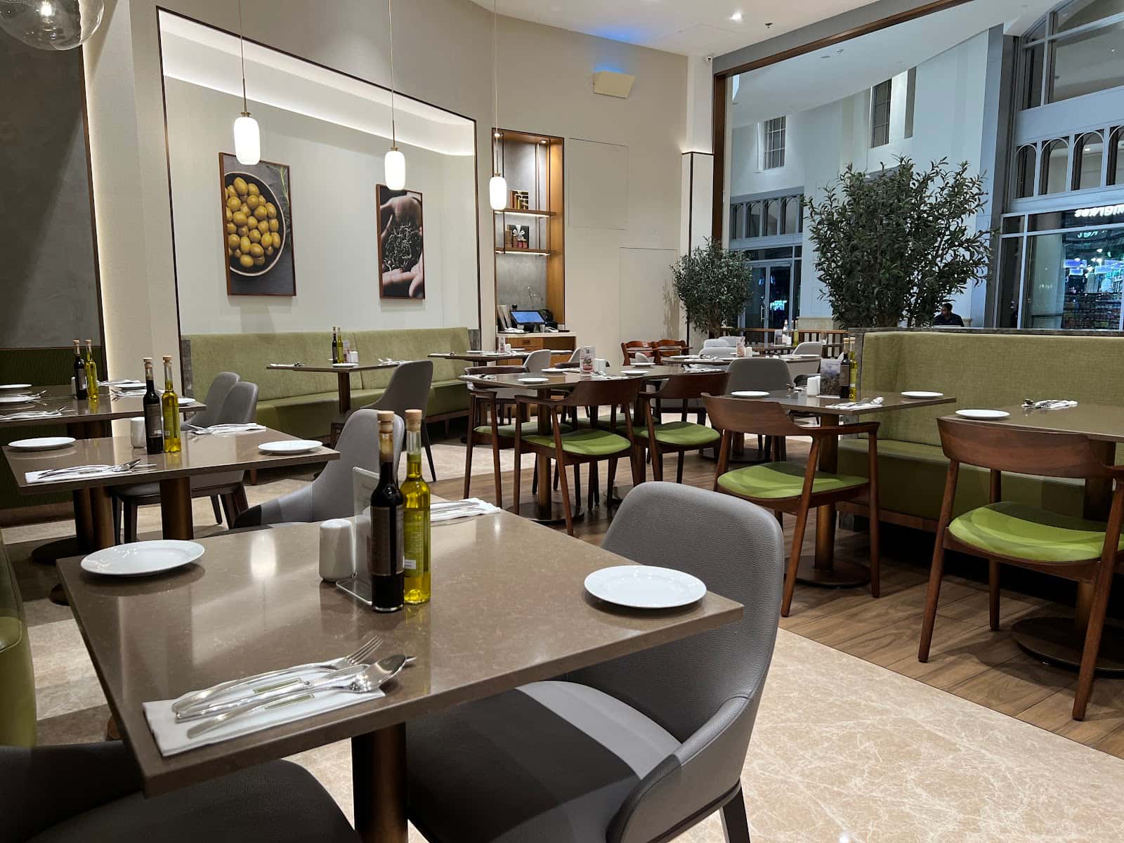 Café Bateel - Marina Walk, Dubai