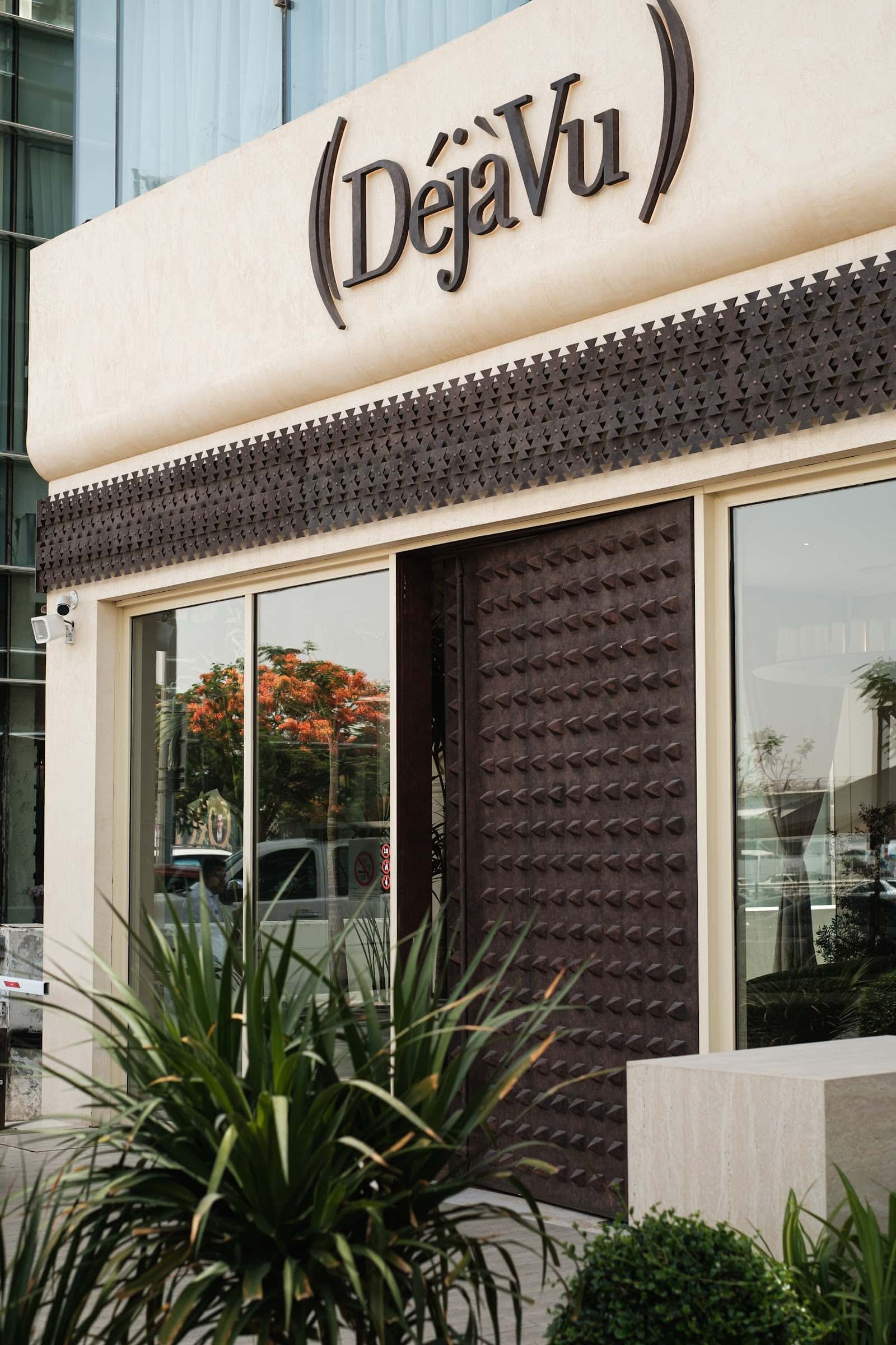 DejaVu Restaurant & Cafe