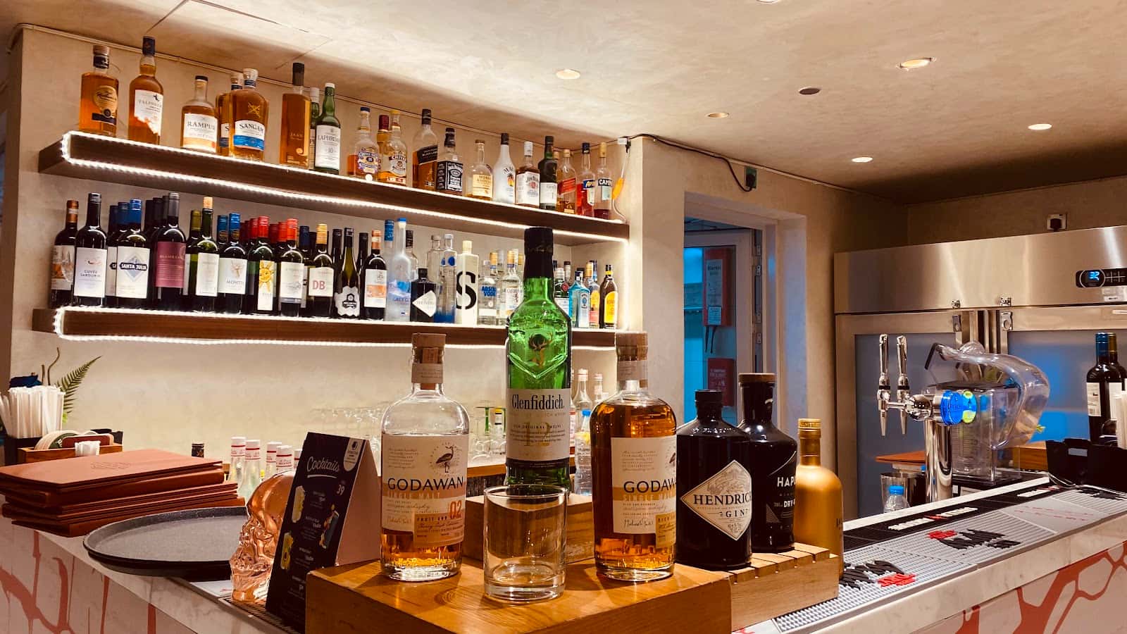 Jadaf Lokal - Indian Bar & Bistro