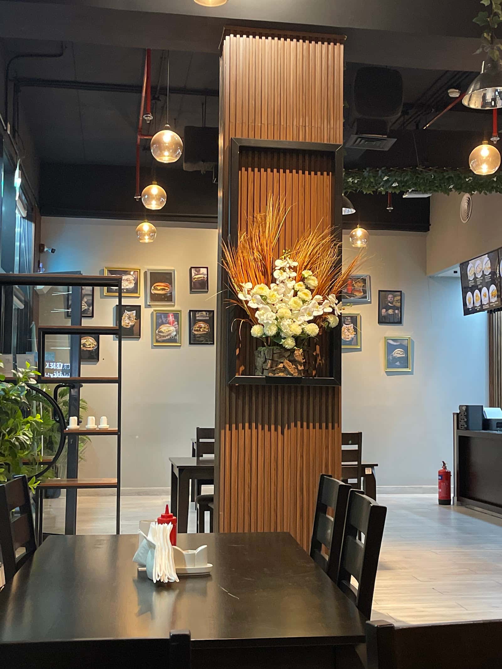 Josefs Burger Dubai