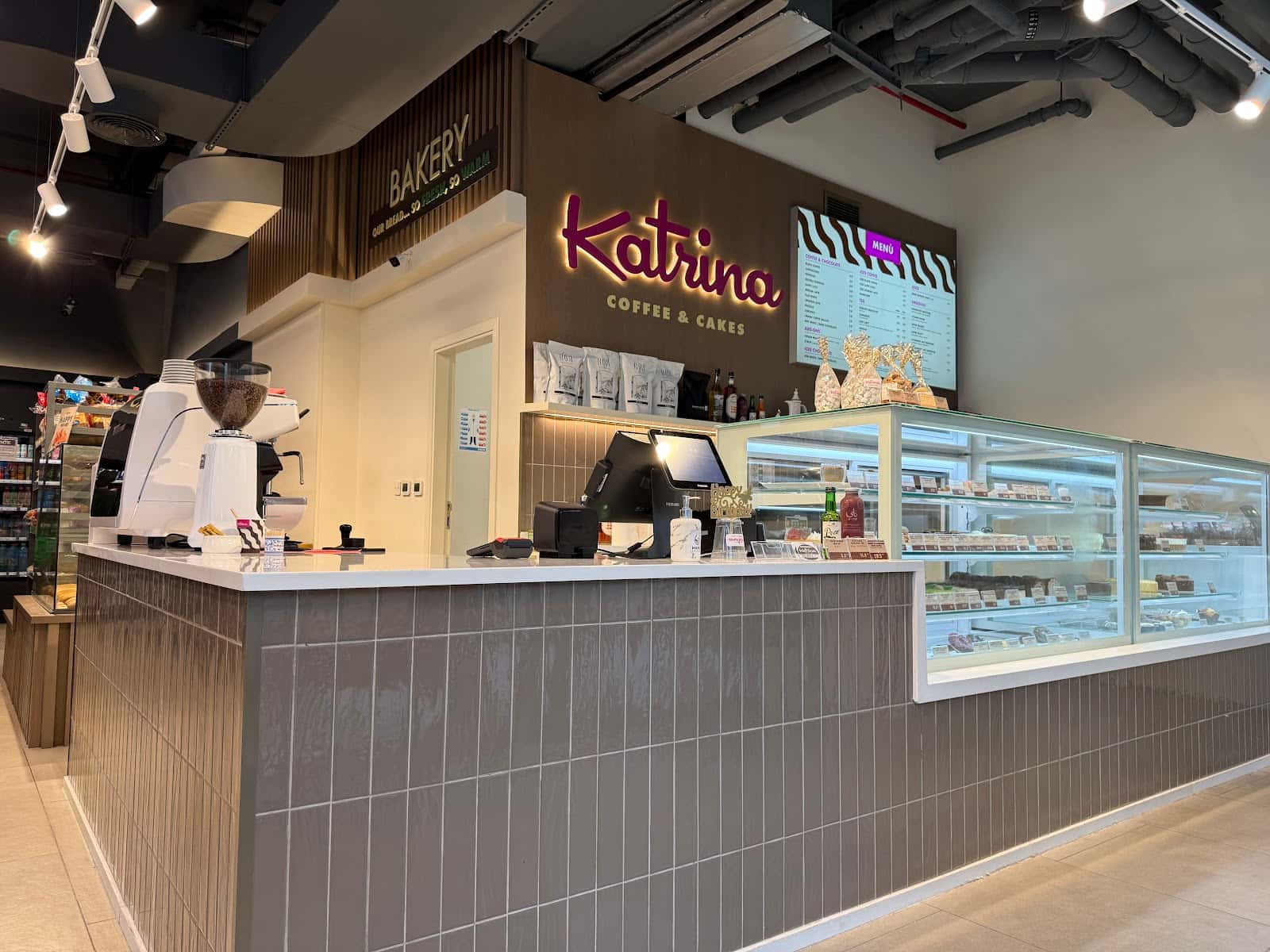 KATRINA STORE - ARJAN NAS 2
