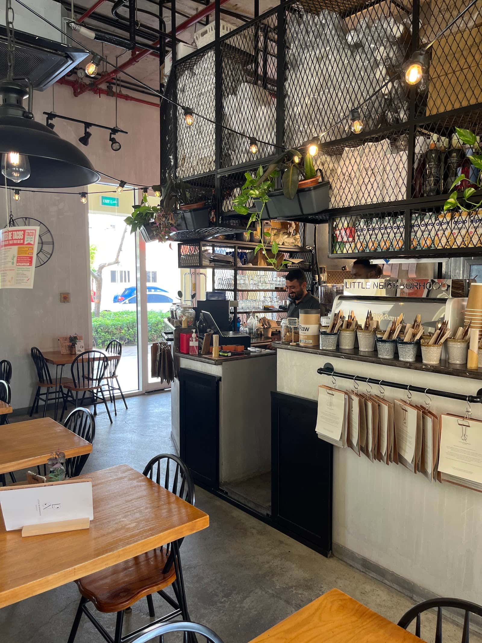 Little Neighborhood Restaurant