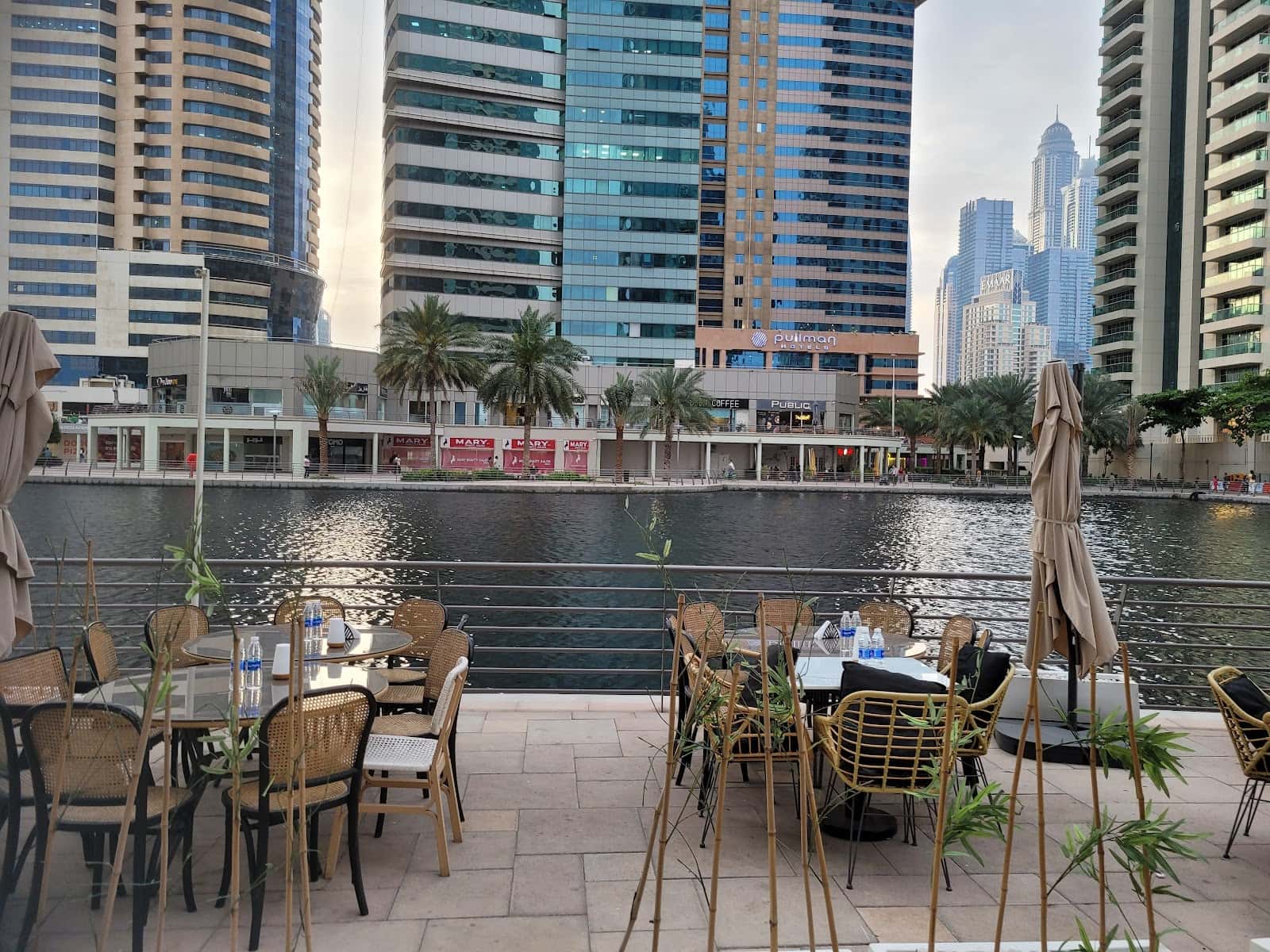 N89 Restaurant - Best Indo-Chinese in Dubai - JLT Lake View