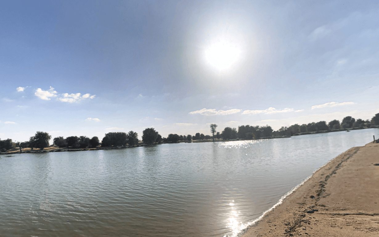 Qudra Desert Lake - Image 1