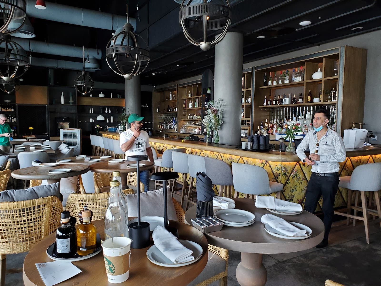 Bar Du Port Dubai - Image 1