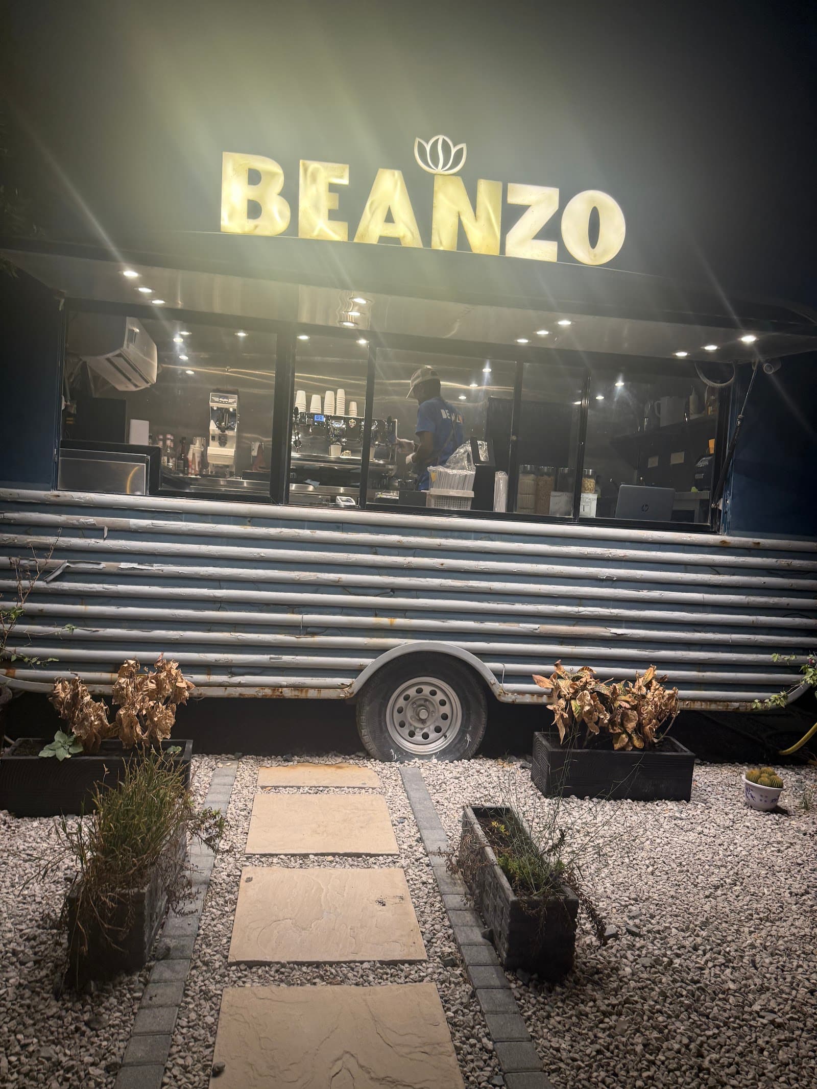 Beanzo cafe dubai - Image 1