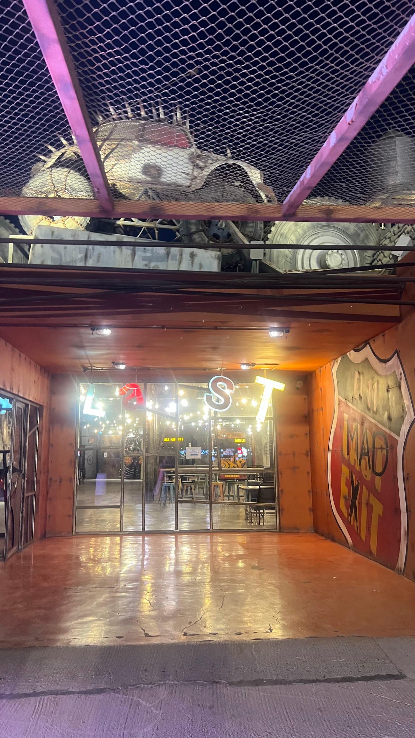Big Ben Cafe Last Exit - Image 1