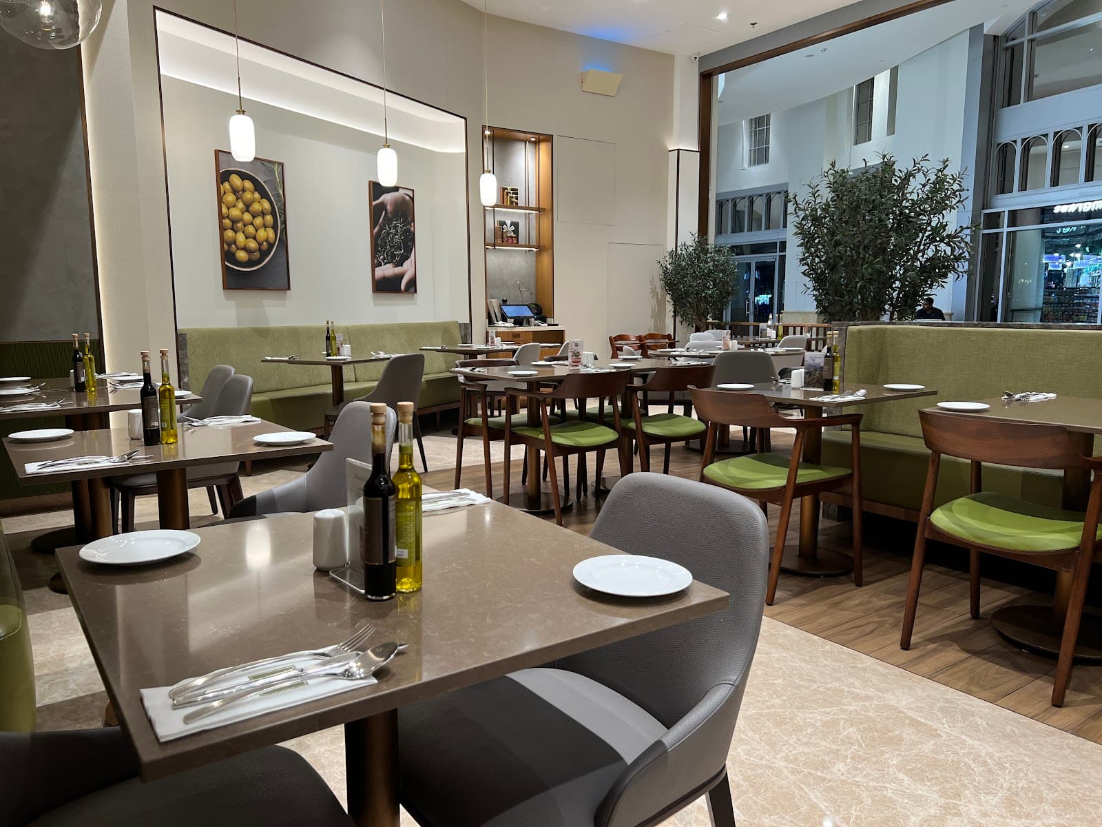 Café Bateel - Marina Walk, Dubai - Image 1