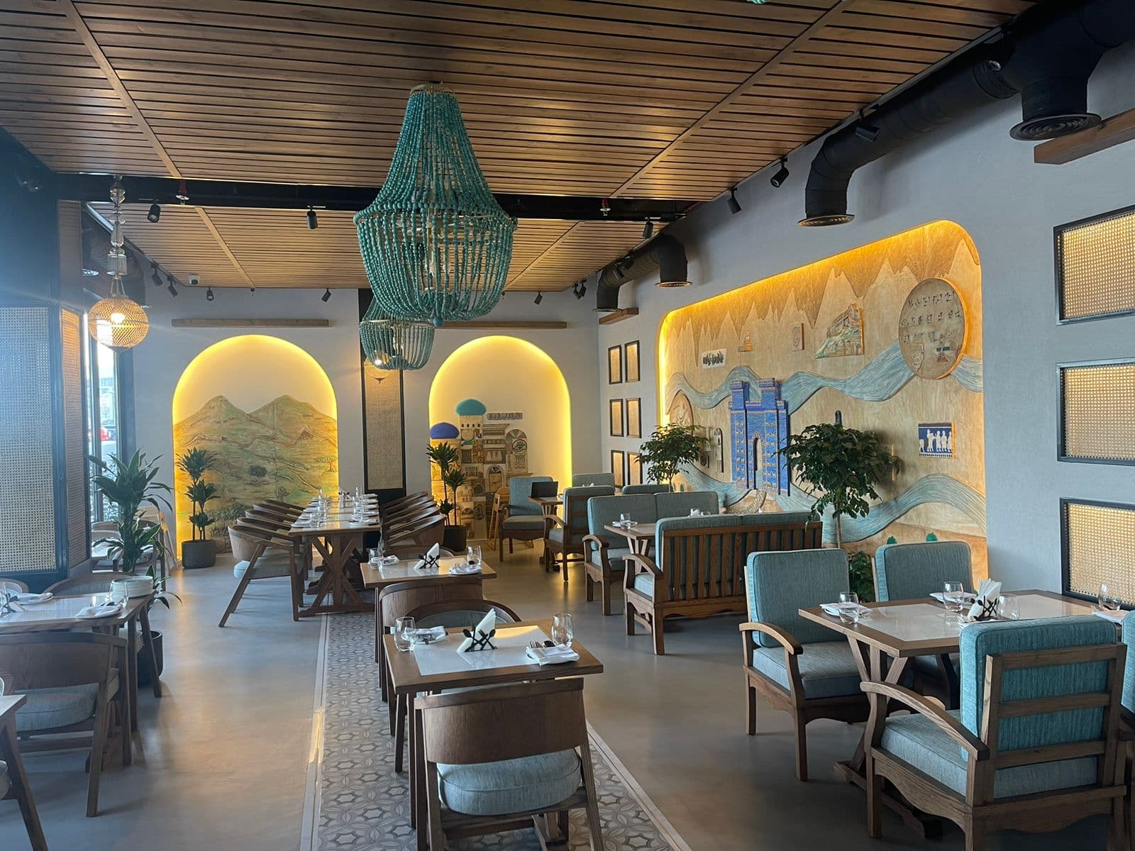 Charsi & Shinwari Restaurant - Image 1