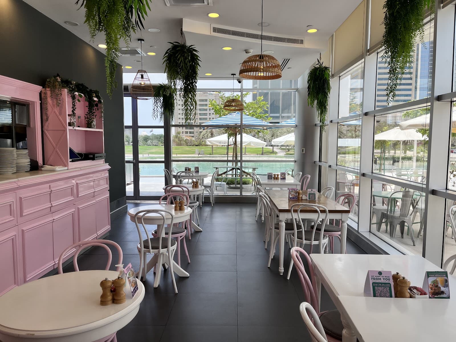 Circle Cafe (Dubai Media City) - Image 1