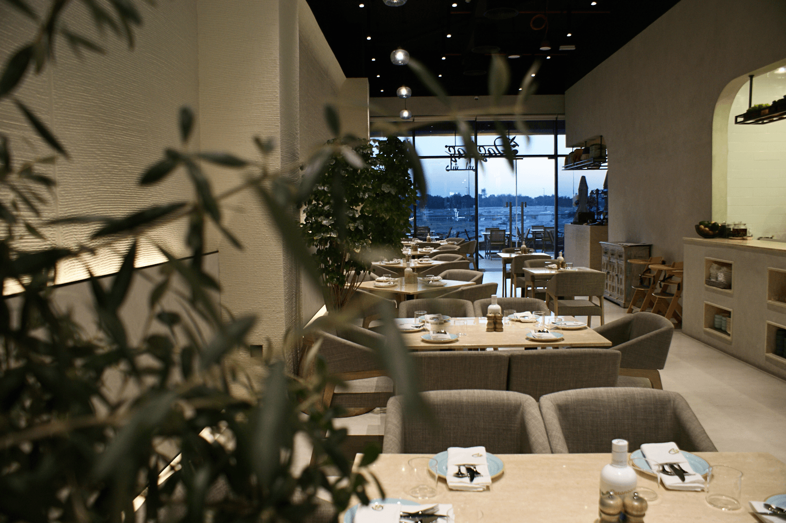 Dashas Restaurant - Image 1