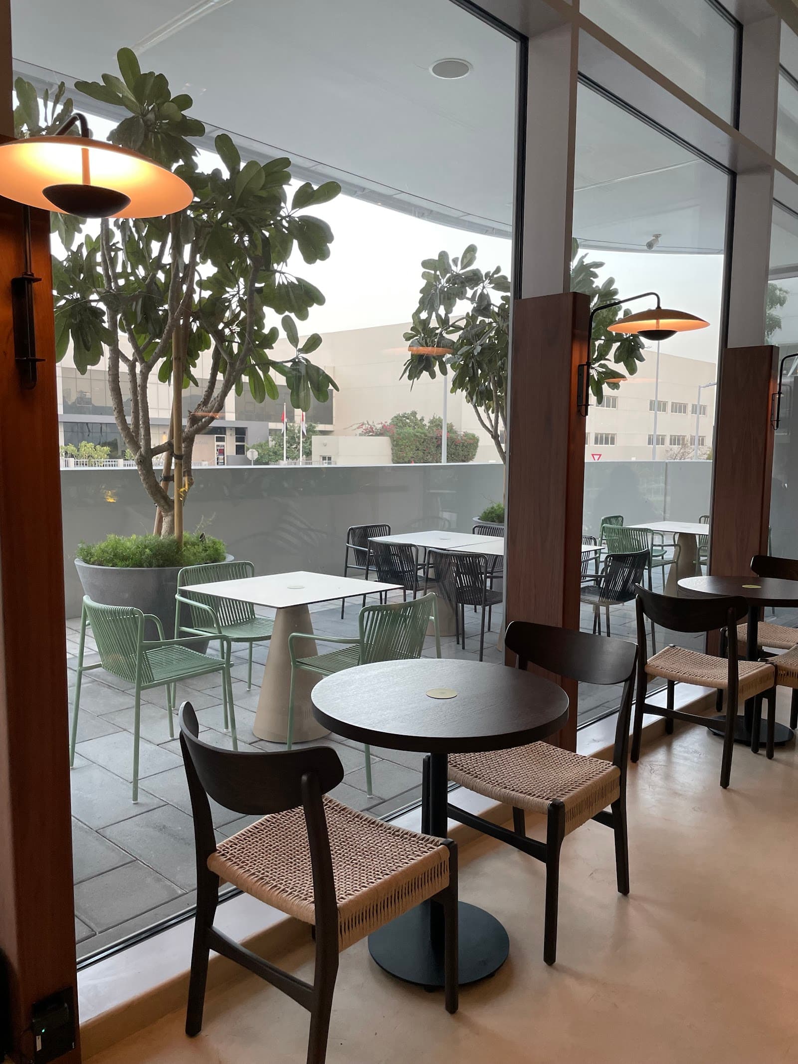 Dining boutique - دايننگ بوتيگ - Image 1