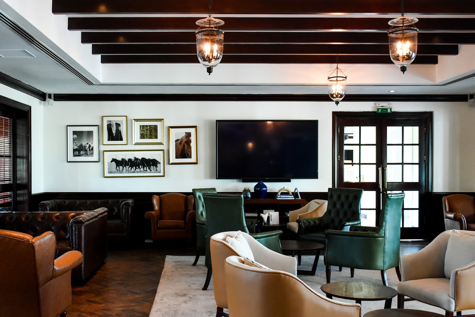 Dubai Polo Bar - Image 1