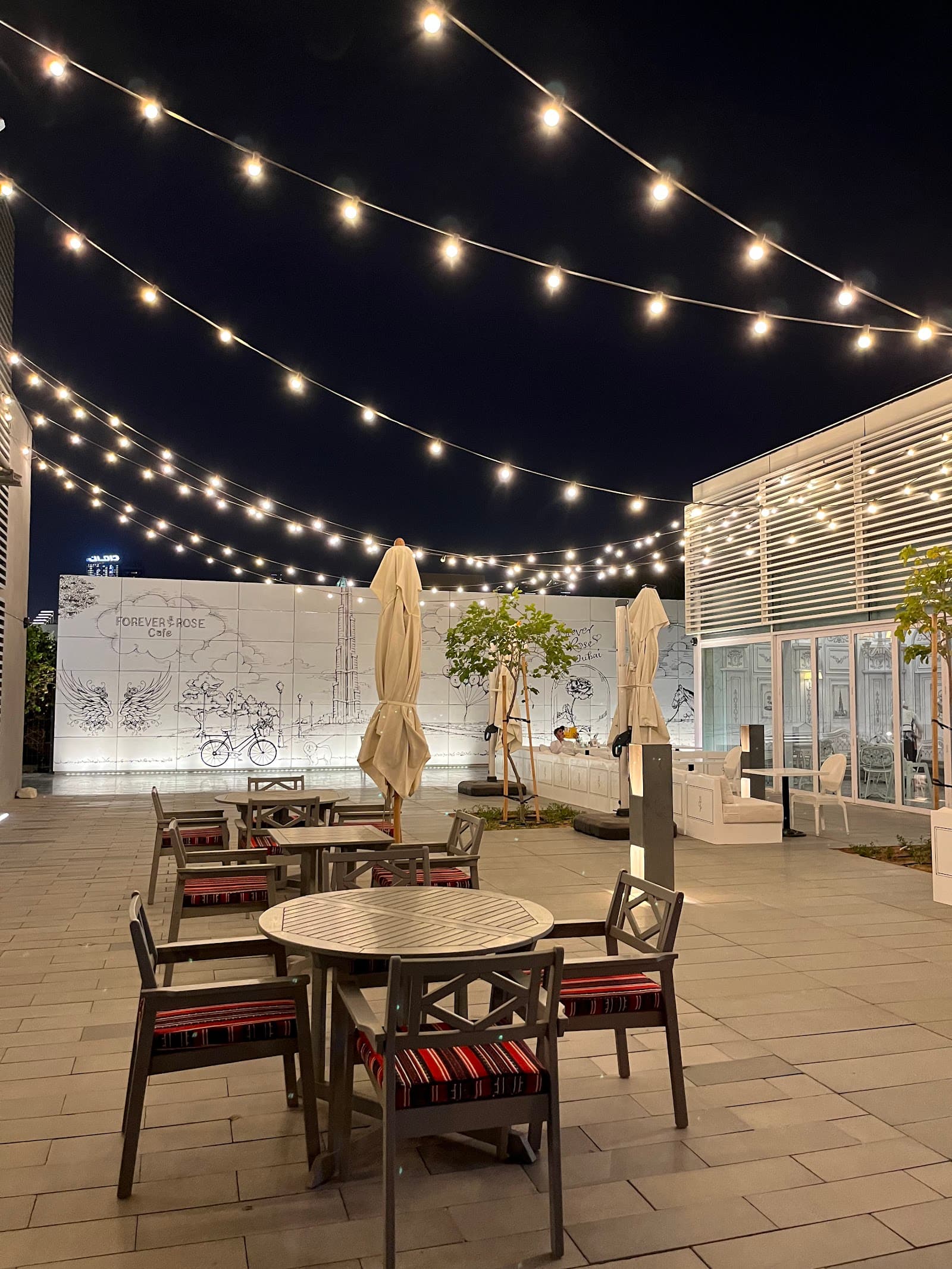 Forever Rose Cafe - Best Coffee Shop in Dubai - Image 1
