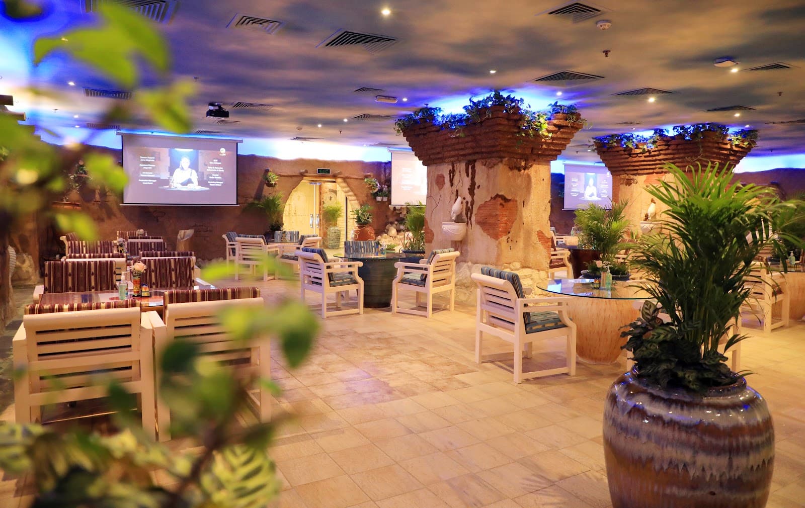 Garden Aroma Restaurant - Image 1