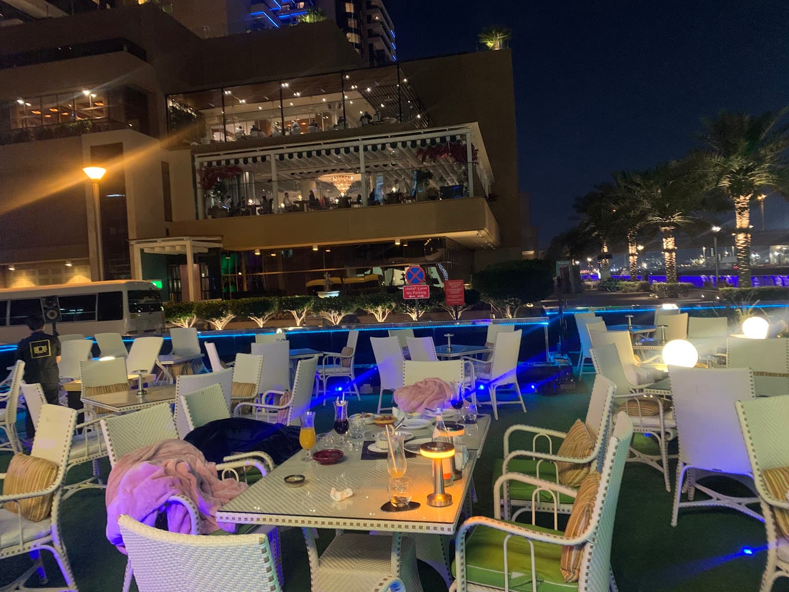 ILOLI - Restaurant in Dubai Marina Walk - Image 1