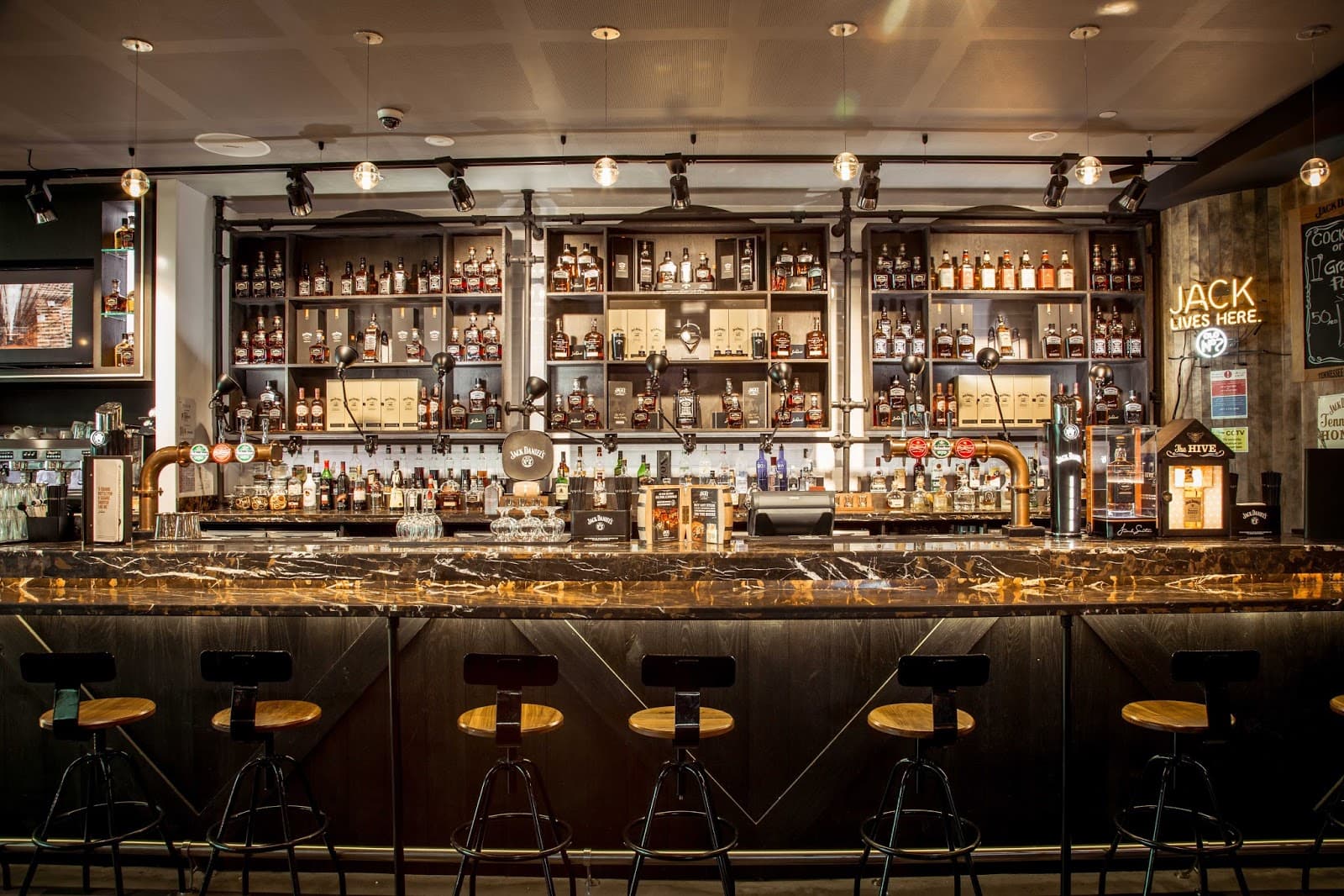 Jack's Bar & Grill - Image 1