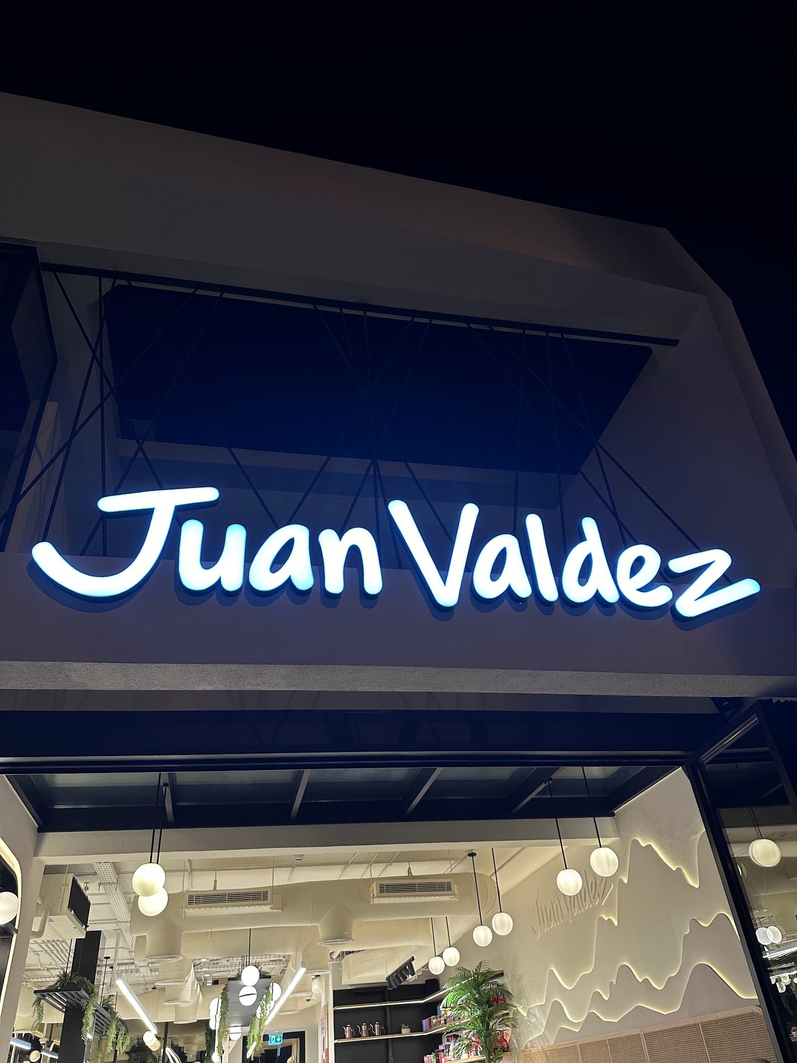 Juan Valdez Cafe | Jumeirah 2 - Image 1