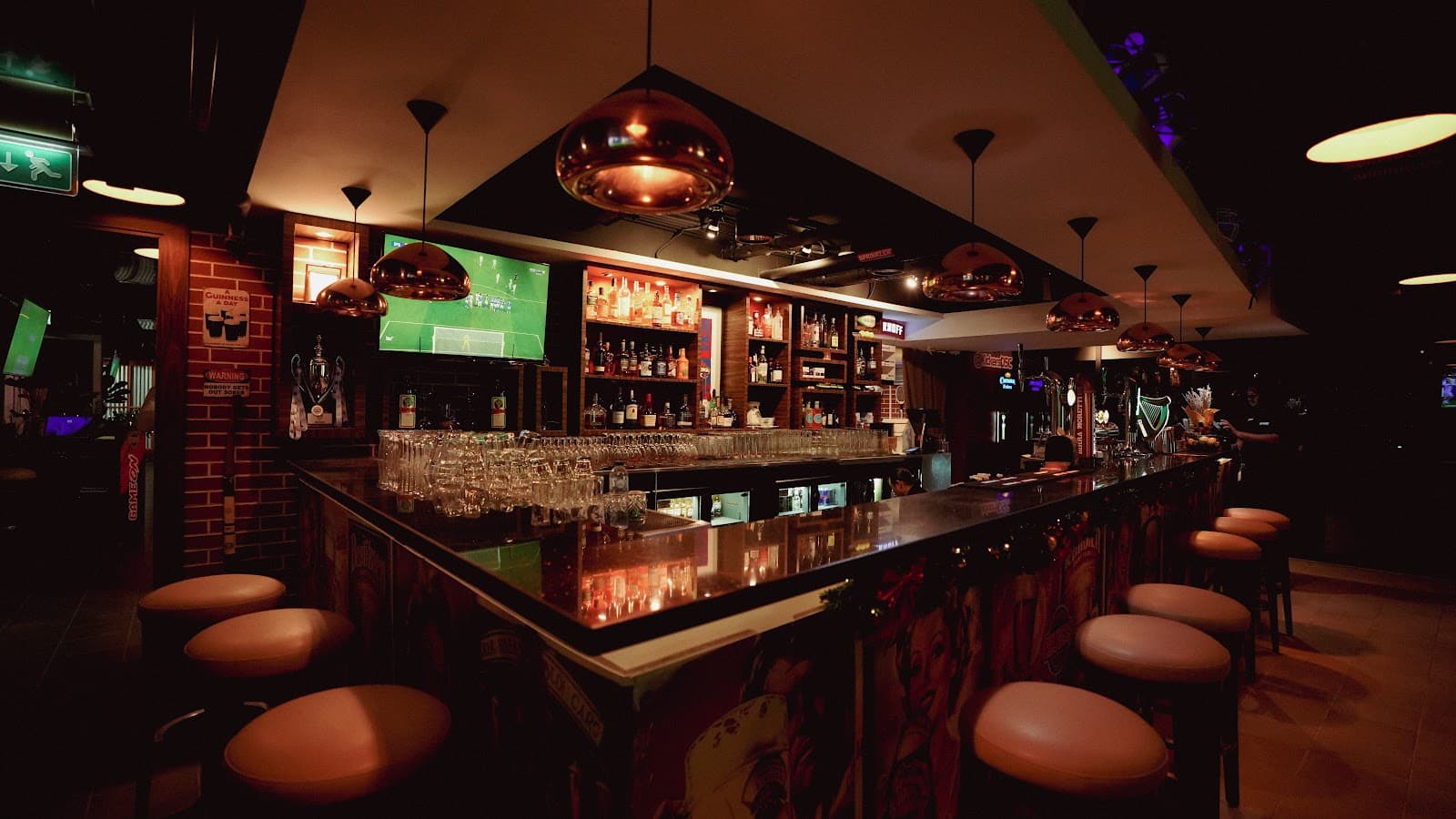 Kickers Sports Bar - Image 1