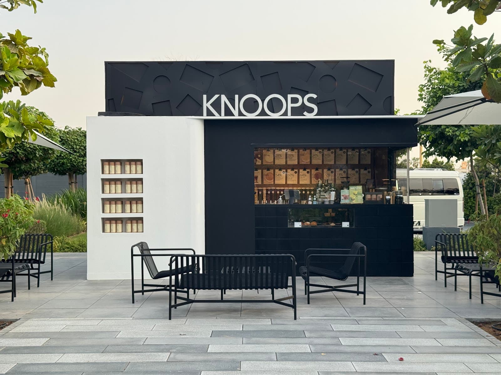 KNOOPS - Image 1