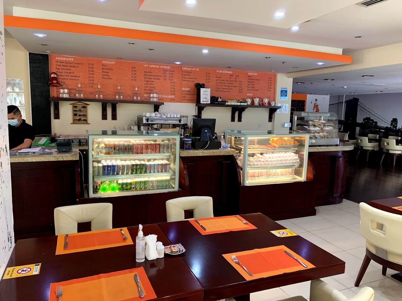 La Mode Restaurant - Image 1