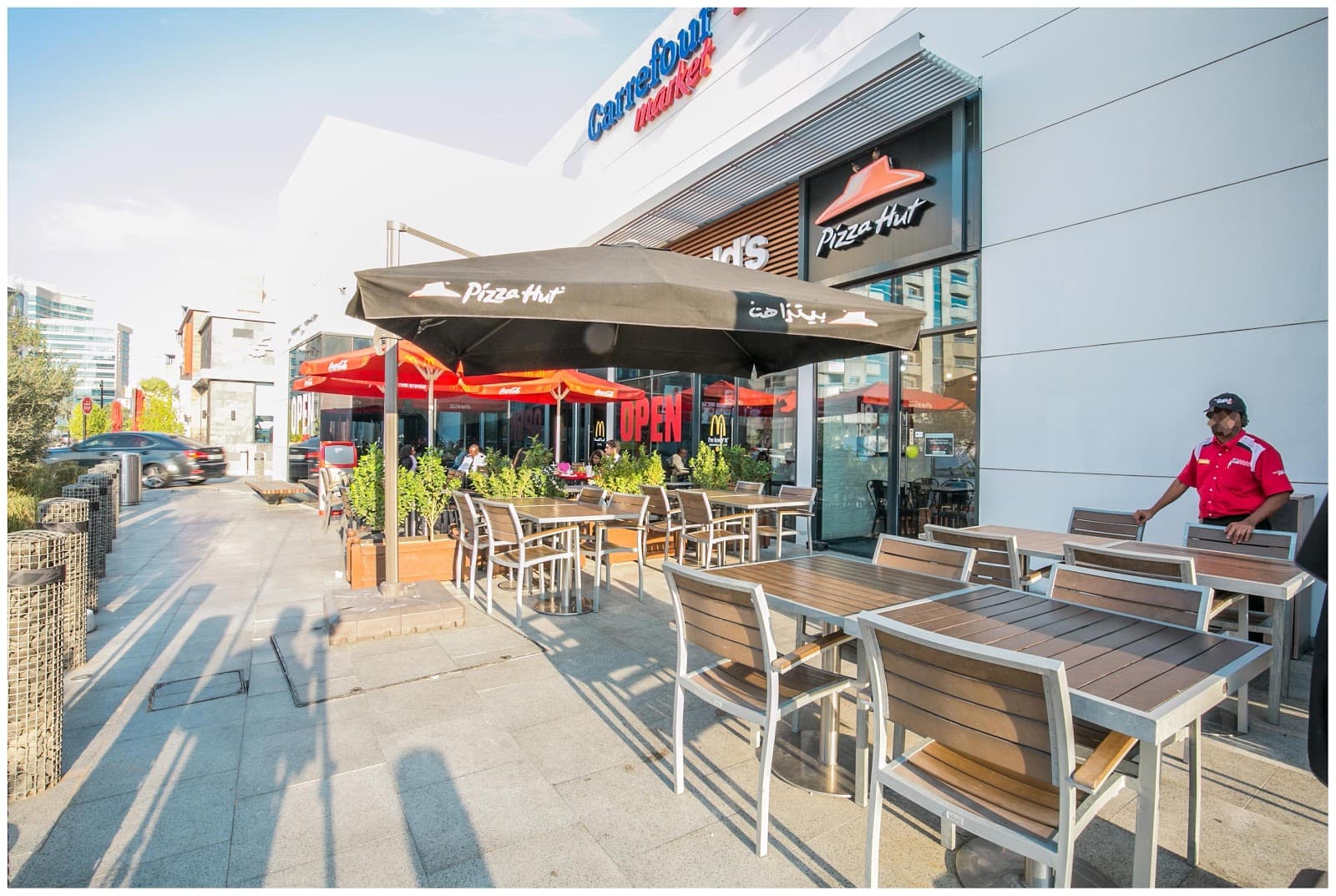 Pizza Hut - Image 1