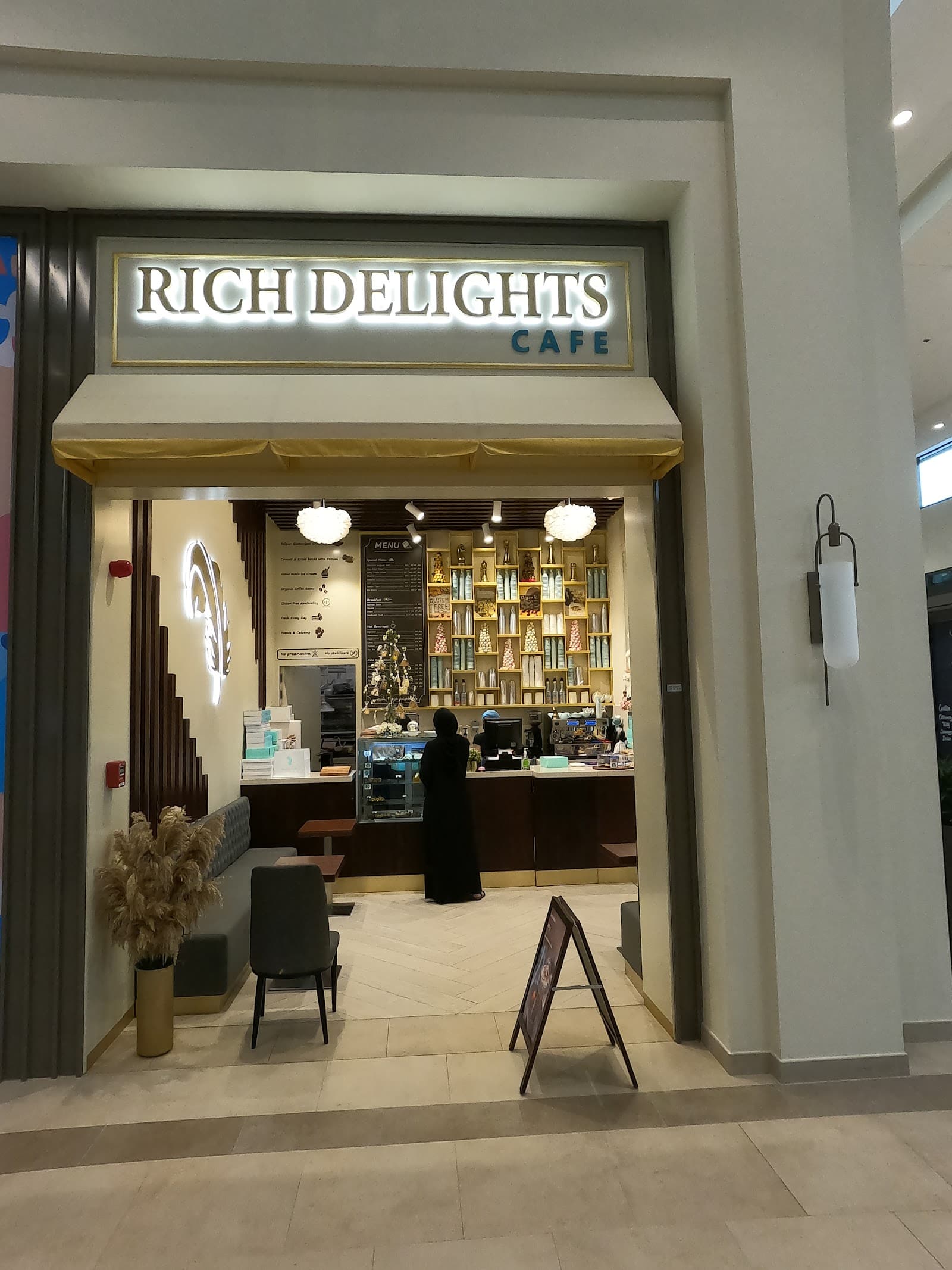 Rich Delights Cafe - Image 1