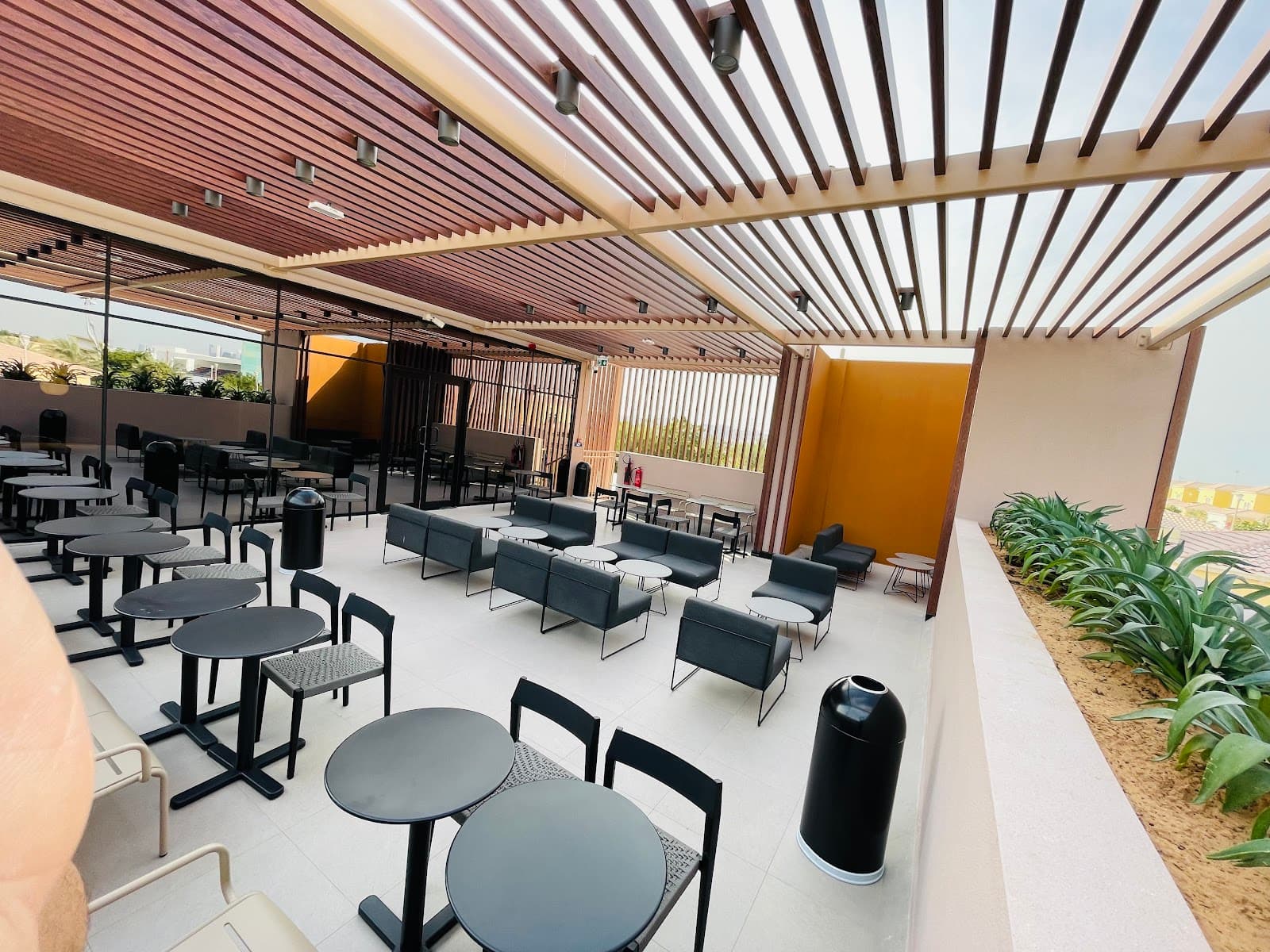 Starbucks - Image 1