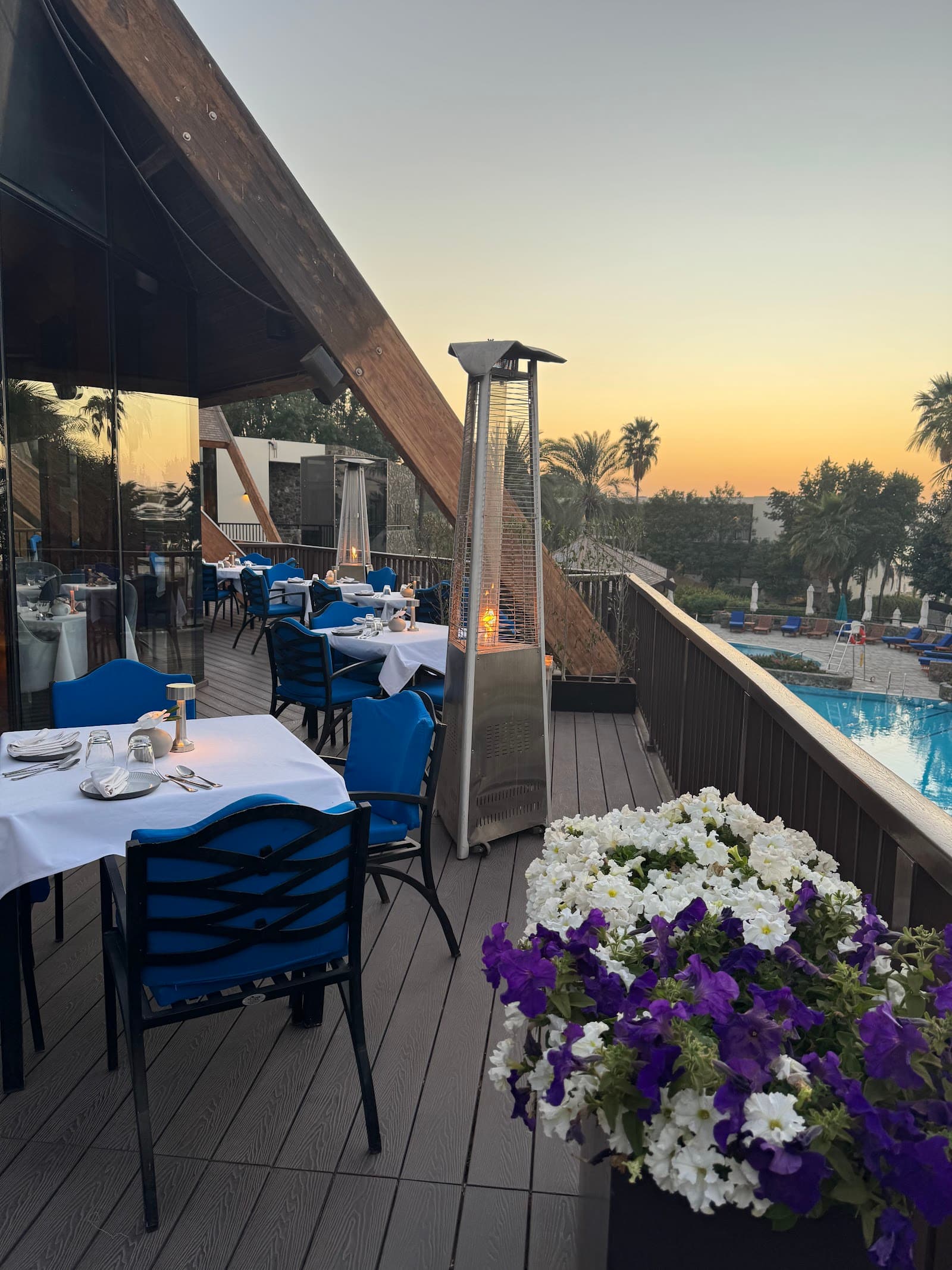 White Orchid Restaurant And Lounge - Image 1