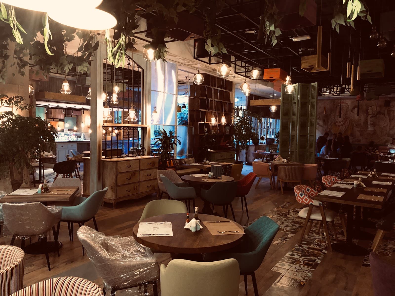 Xenia Cafe Lounge - Image 1