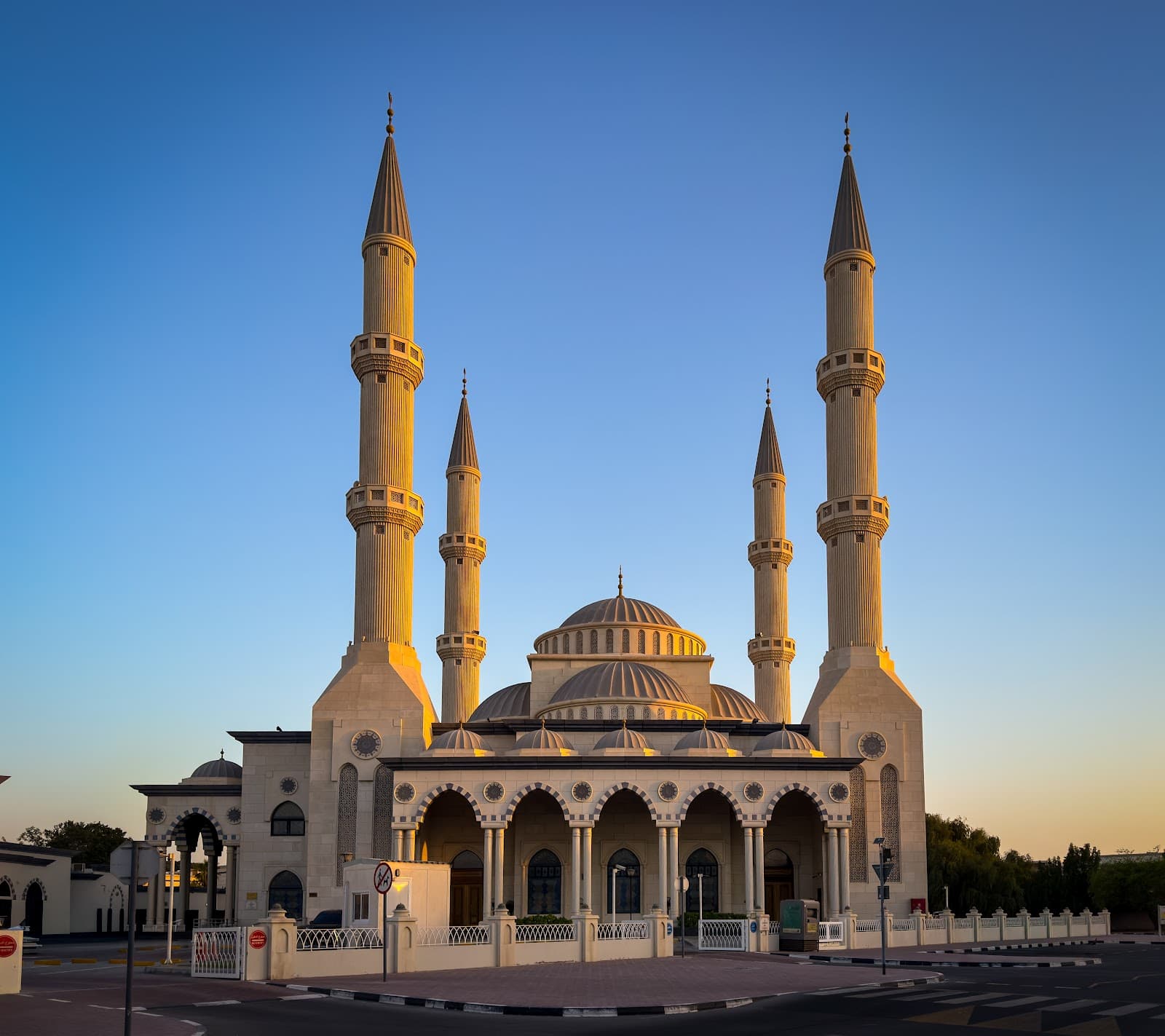 Al Farooq Omar Bin Al Khattab Mosque - Image 1