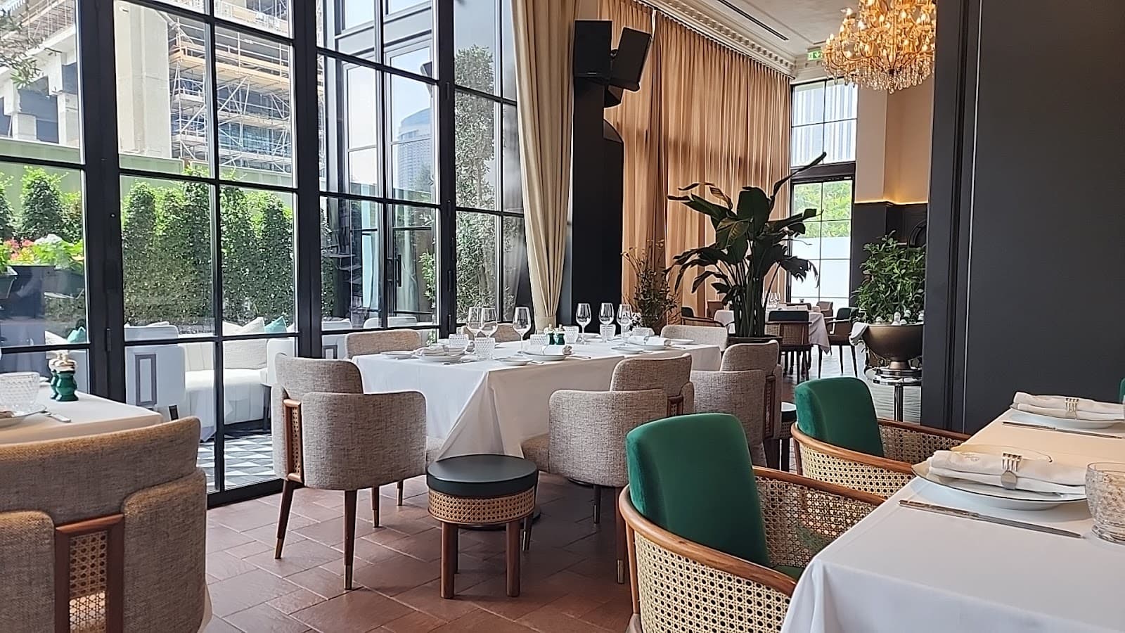 Chic Nonna - Image 1