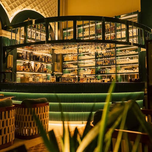 Darkom lounge - Image 1