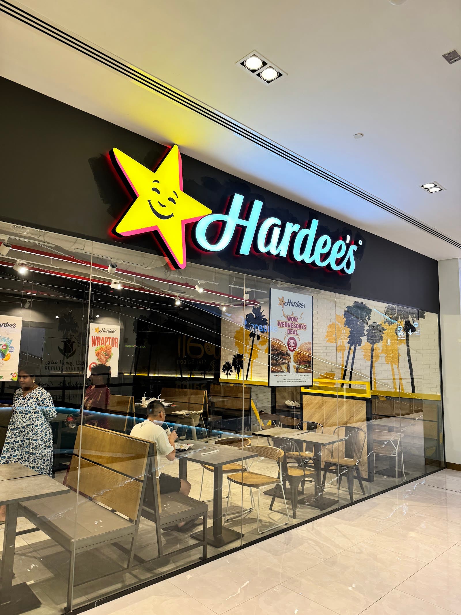 Hardee's - Image 1
