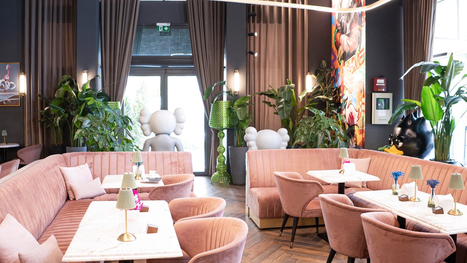 Le Flamant Rose - Best Restaurant In Creek Harbour - Image 1
