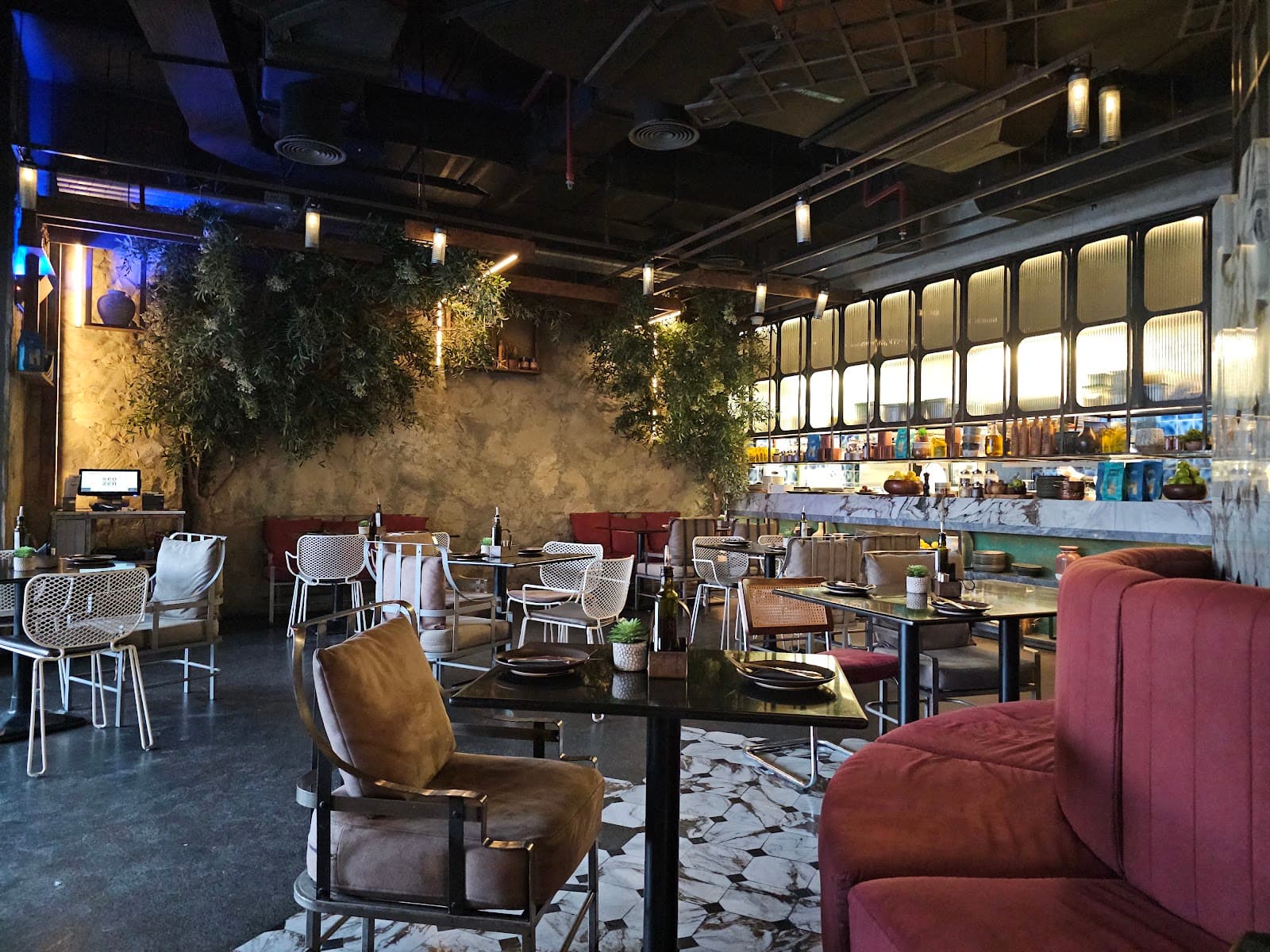 Melenzane - City Walk - Image 1