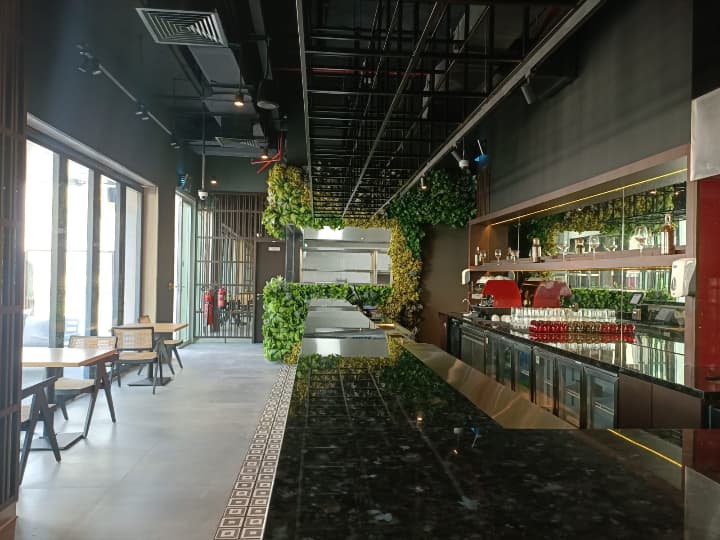 Mogao Restobar & Lounge - Image 1