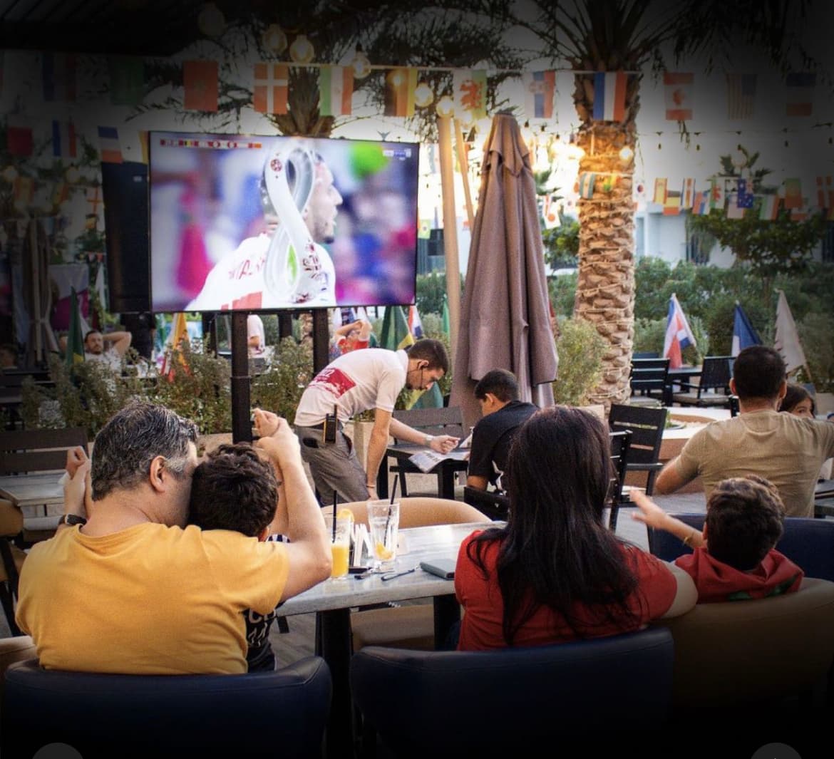 Nay Oxygen Cafe & Restaurant - Image 1