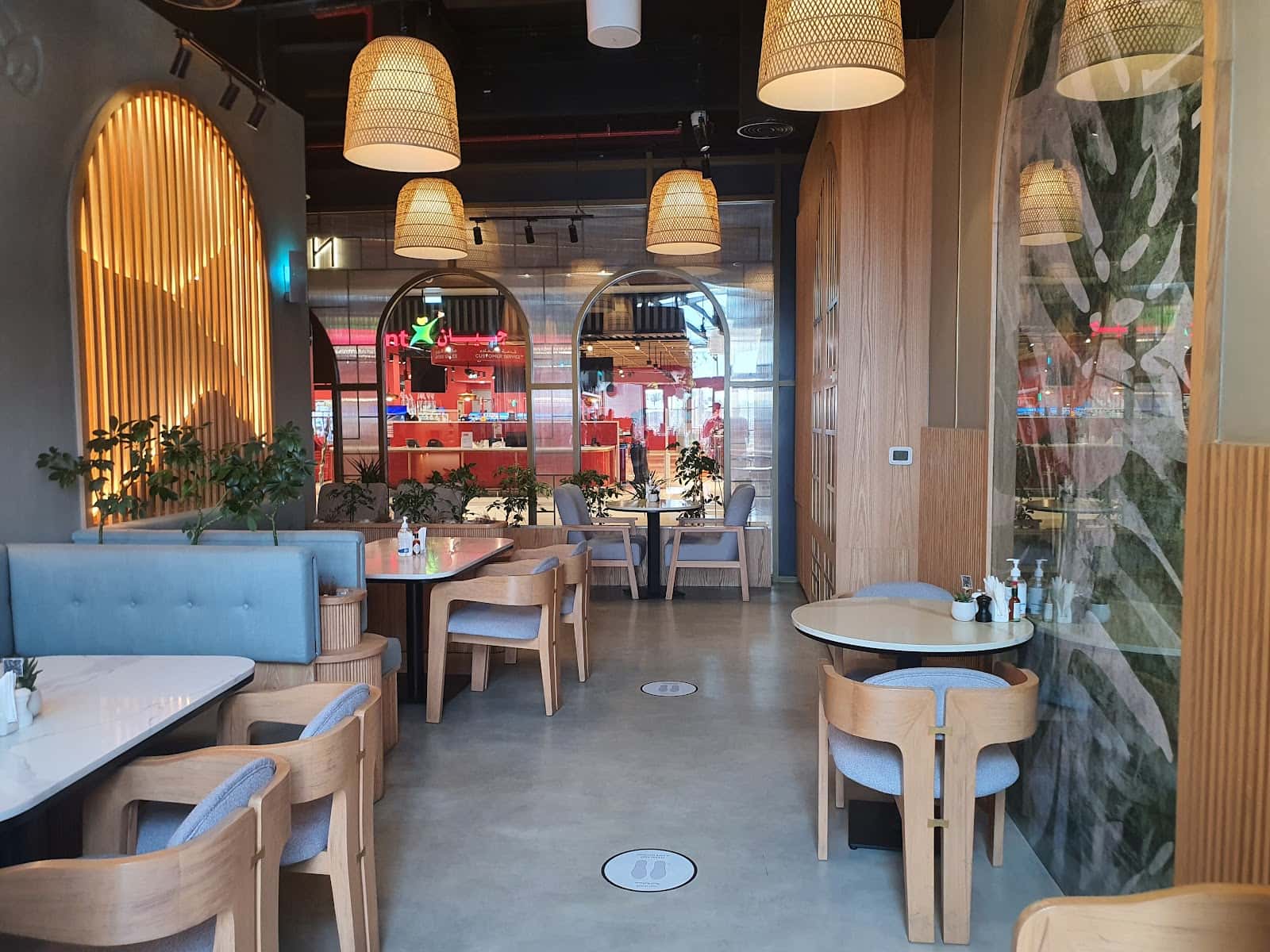 Nourish Restaurant Al Khawaneej