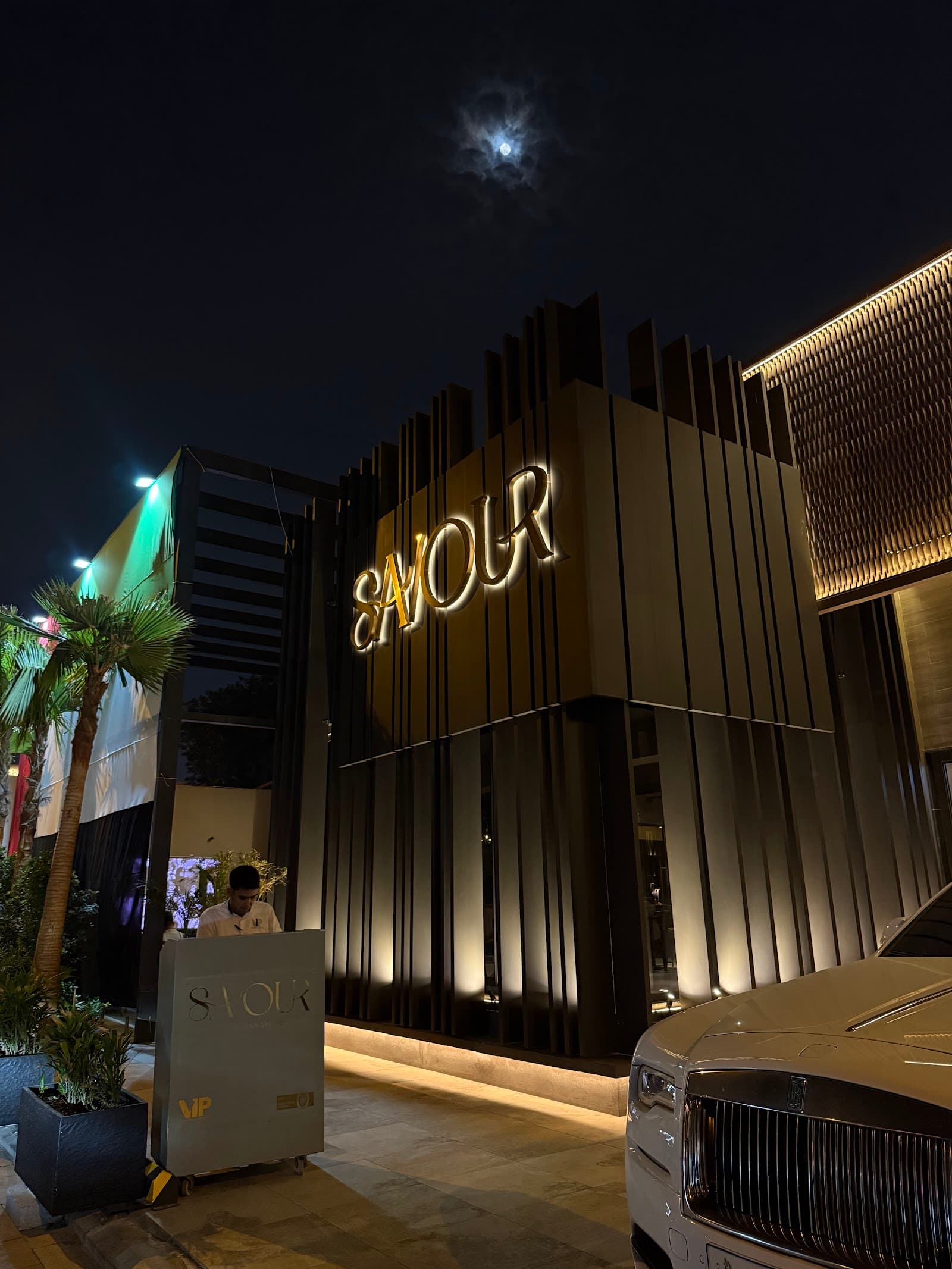 Savour Restaurant and Premium Shisha Lounge - Image 1
