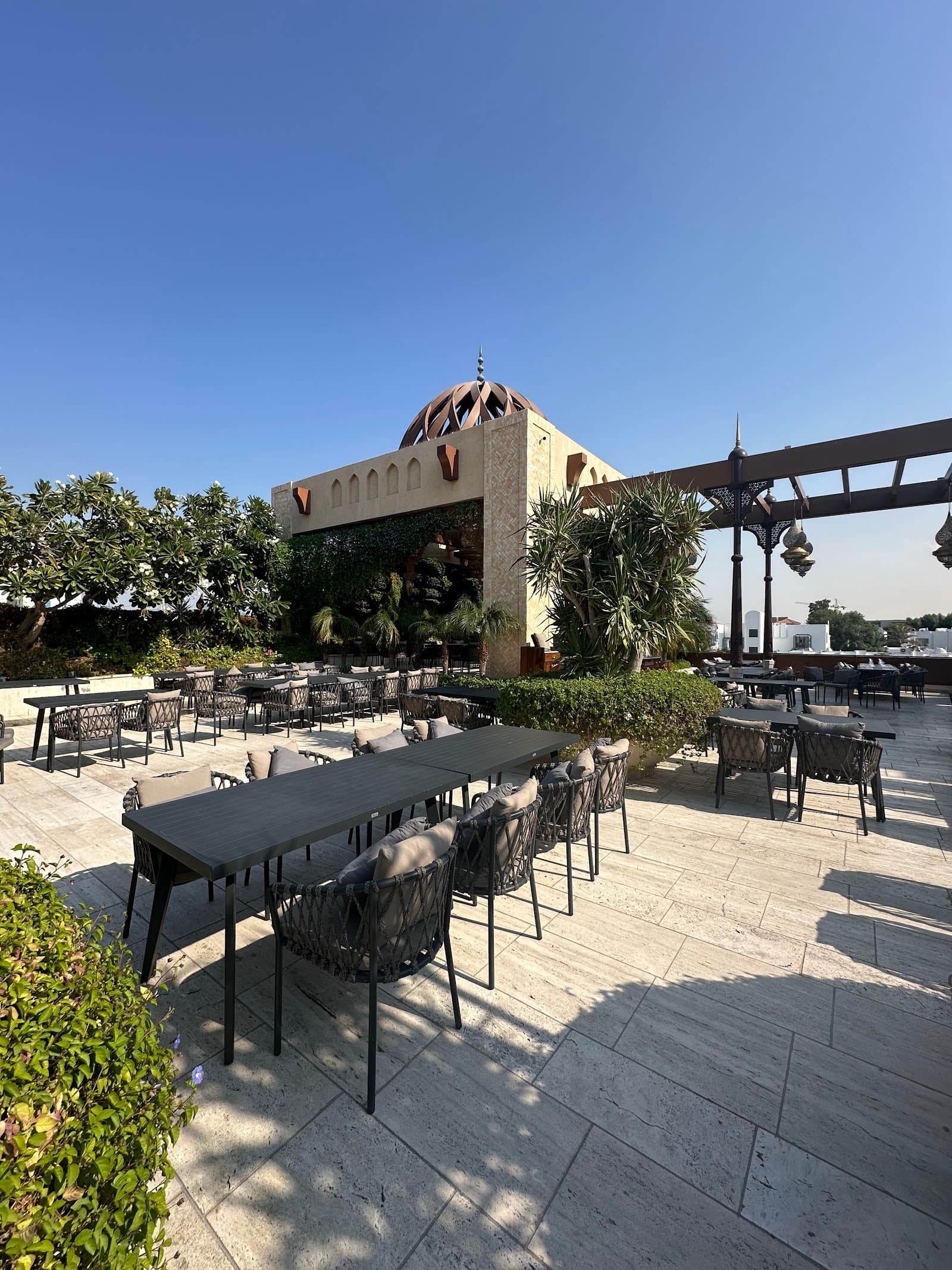 Shanasheel Restaurant & Coffee Shop - Image 1