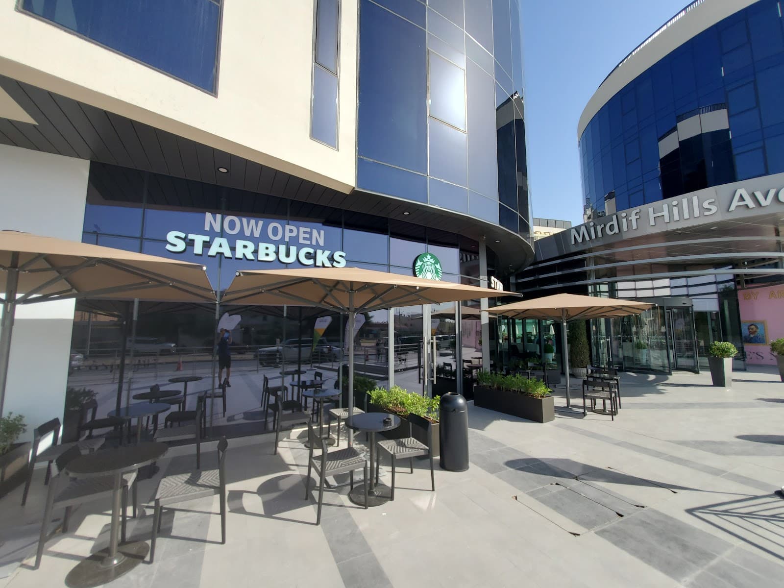 Starbucks - Image 1