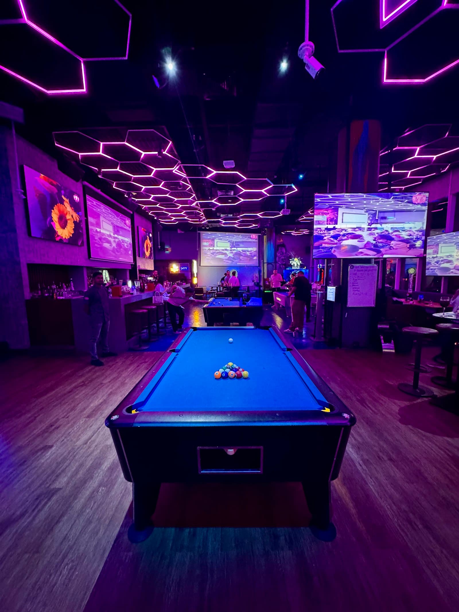 Triple 7 lounge - Image 1